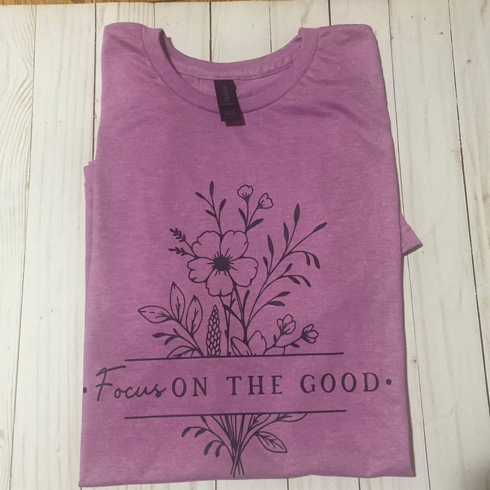 Brand new Gildan t shirt. Focus on the good design.